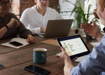 Logistics: Mastering the Global Flow of Goods and Value